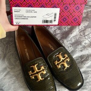 Tory Burch Eleanor Olive Green Leather Loafers with Gold Logo Size 9.5 EUC